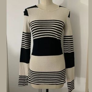 590$ AVN sweather Stripes Black White Size Small .